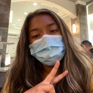 Meet your Posher, Lorelee